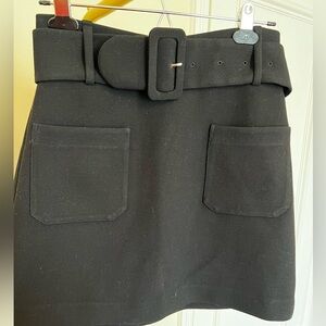 & Other Stories black mini skirt with belt and pockets. Size 36 / small.
